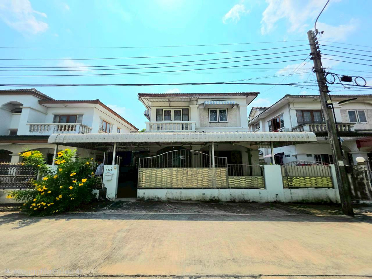 For SaleHouseNawamin, Ramindra : Single house for sale at a good price! Buntharik Village Watcharapol-Sukhapiban 5, wide area 240 sq m., east side, comfortable to live in, only 4 million baht.