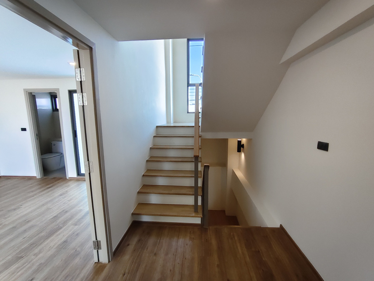 For SaleTownhomePattanakan, Srinakarin : [For Sale] SHO PHATTHANAKARN 32 Townhome, size 4.5 floors.