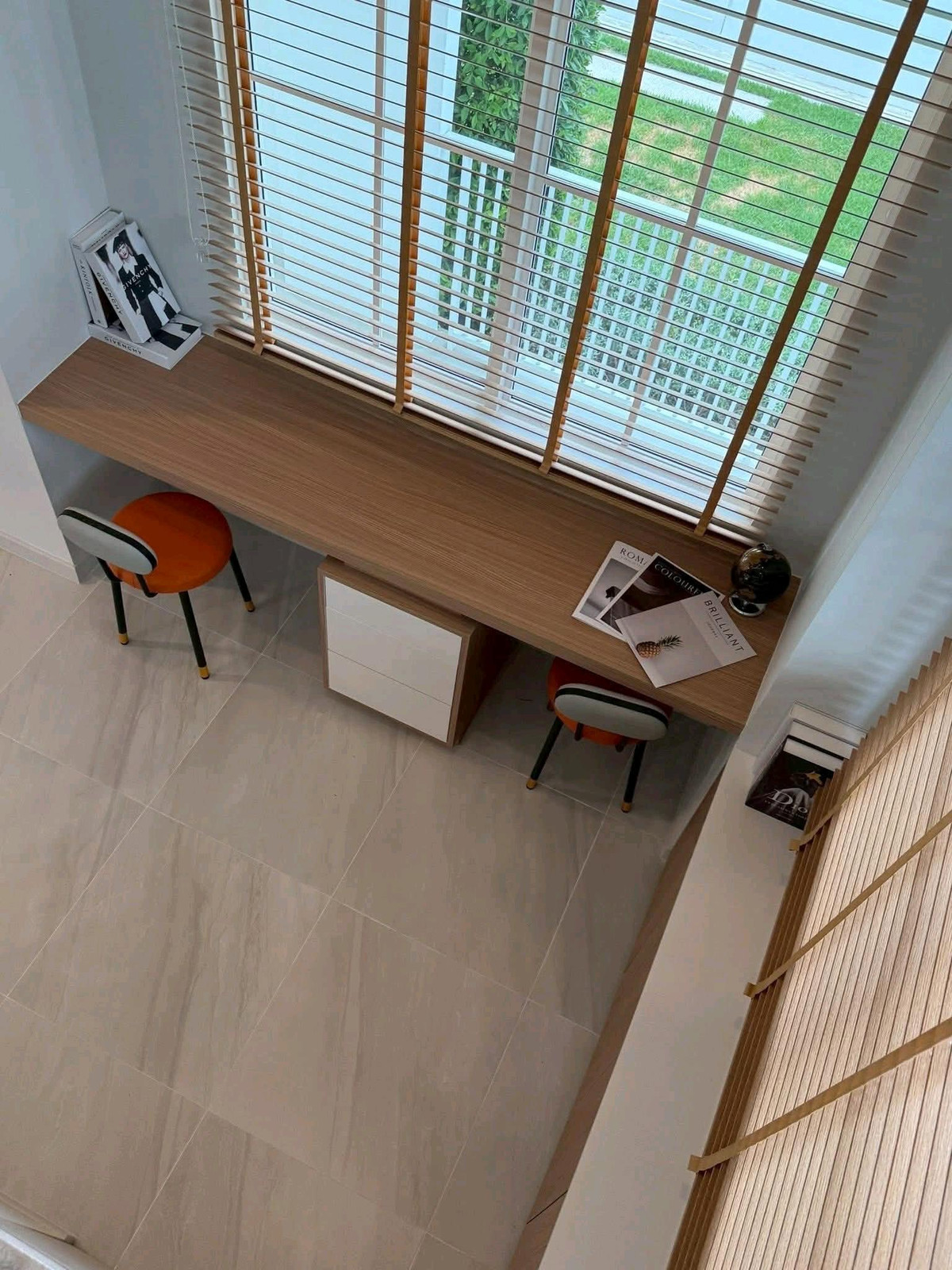 For RentHouseBangna, Bearing, Lasalle : 🌟 Beautiful house, complete functions, comfortable to live in, ready to move in. Supports families & Pet Lover 🐶🐱 Location next to Bangna-Trad Road. No need to enter the alley! 🚗✨