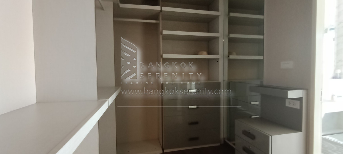 HouseBangna, Bearing, Lasalle : Mantana Bangna Km.7 for rent or sale