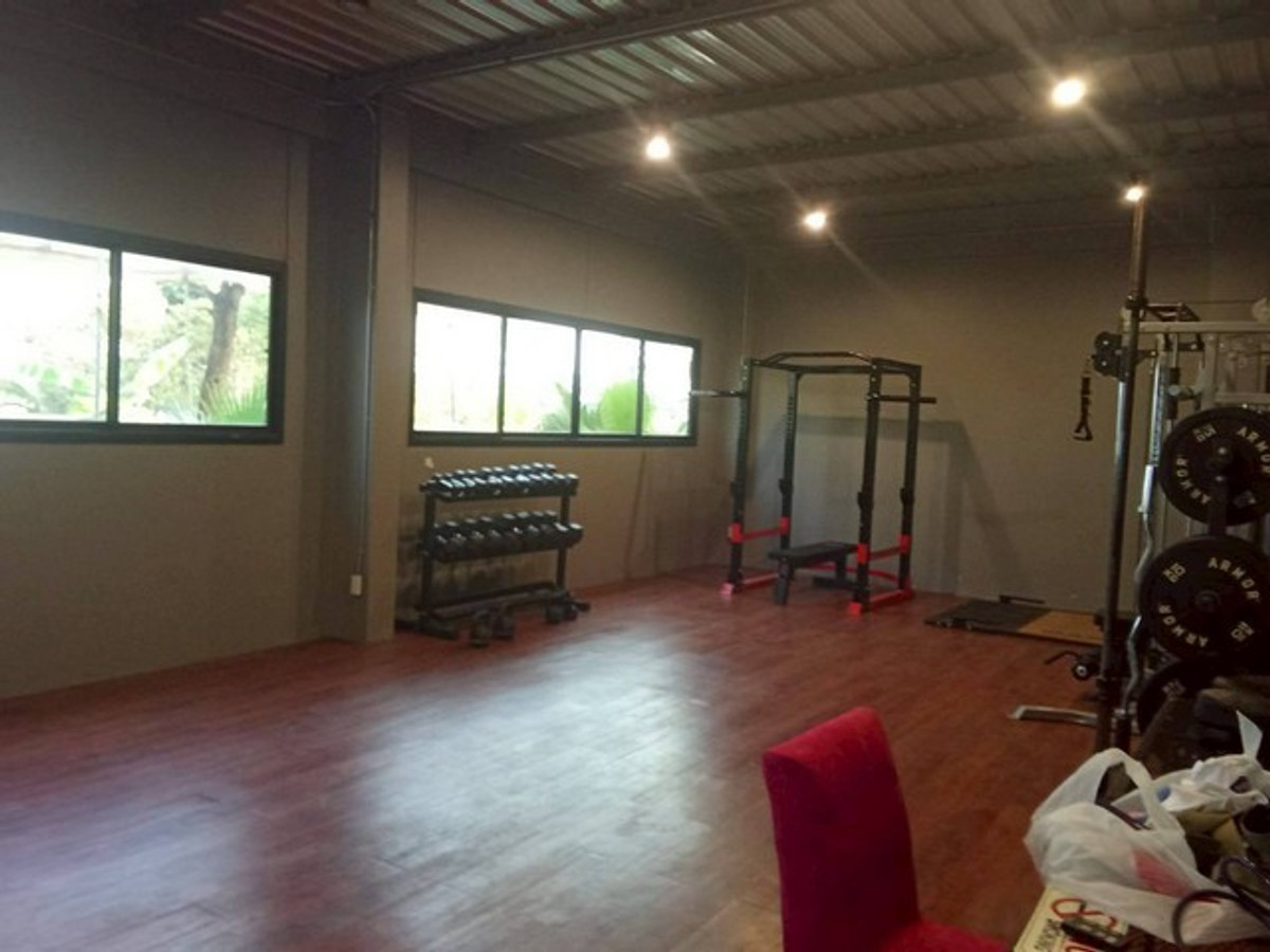 For RentWarehouseLadkrabang, Suwannaphum Airport : HR3336 Warehouse with office for rent, area 1,100 sq m., potential location in Lat Krabang area | near Srinakarin-Romklao Road. (New Krungthep Kreetha)