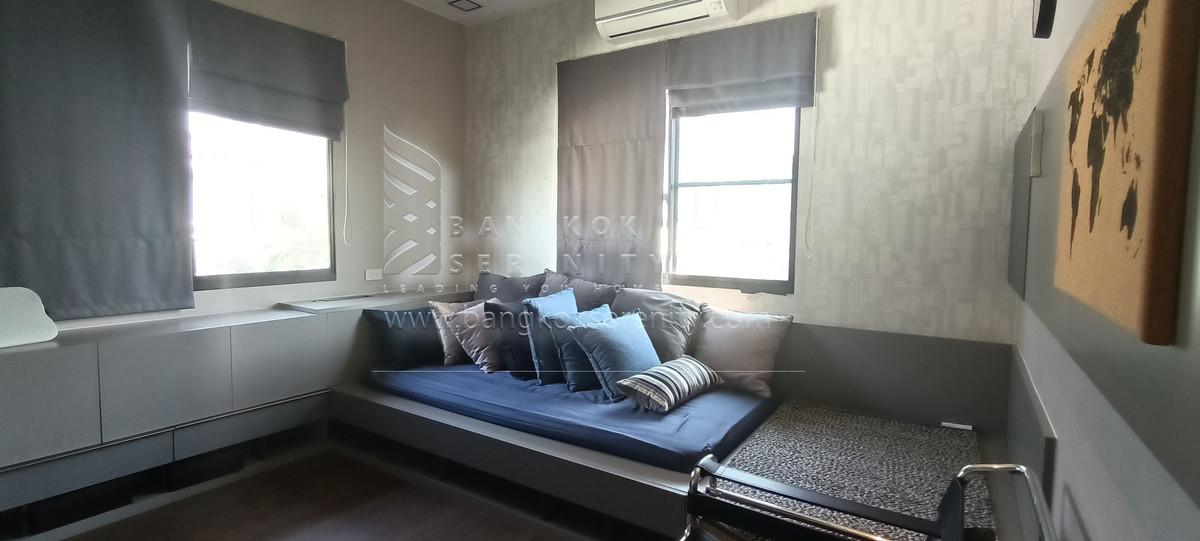 HouseBangna, Bearing, Lasalle : Mantana Bangna Km.7 for rent or sale