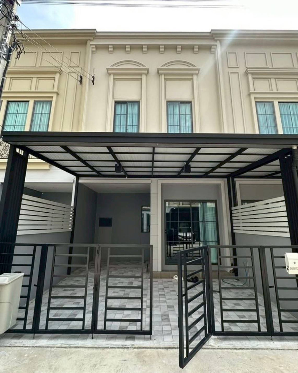 ให้เช่าทาวน์โฮมบางนา แบริ่ง ลาซาล : เช่า ทาวน์โฮม 2+1 ห้องนอน 3 ห้องน้ำ สิริเพลส เมกา บางนา