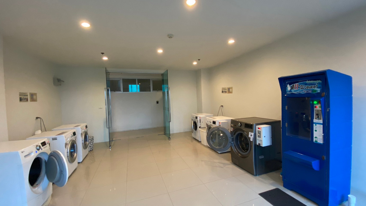 For RentCondoHuahin, Prachuap Khiri Khan, Pran Buri : Beautiful room, high floor view, very spectacular, overlooking the sea, near True Arena Condo Condo Baan Kiang Fah for rent.