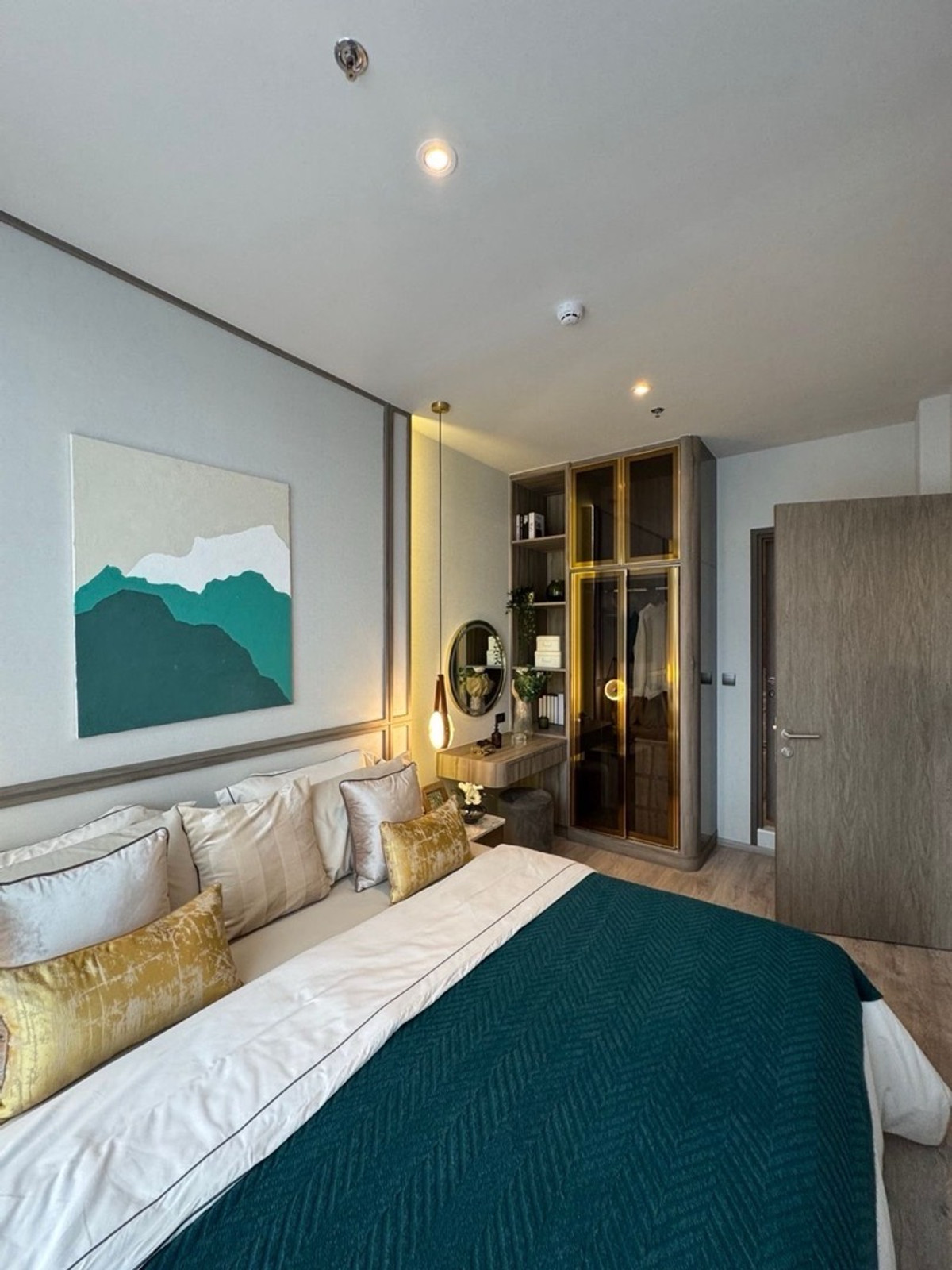 For SaleCondoSukhumvit, Asoke, Thonglor : 🔥Building closed promotion!!🔥 Rhythm Ekkamai Estate is very cheap!!!! 5,090,000 only, discount to millions, investment return 7%🔥 ☎️Call: 094-162-4424