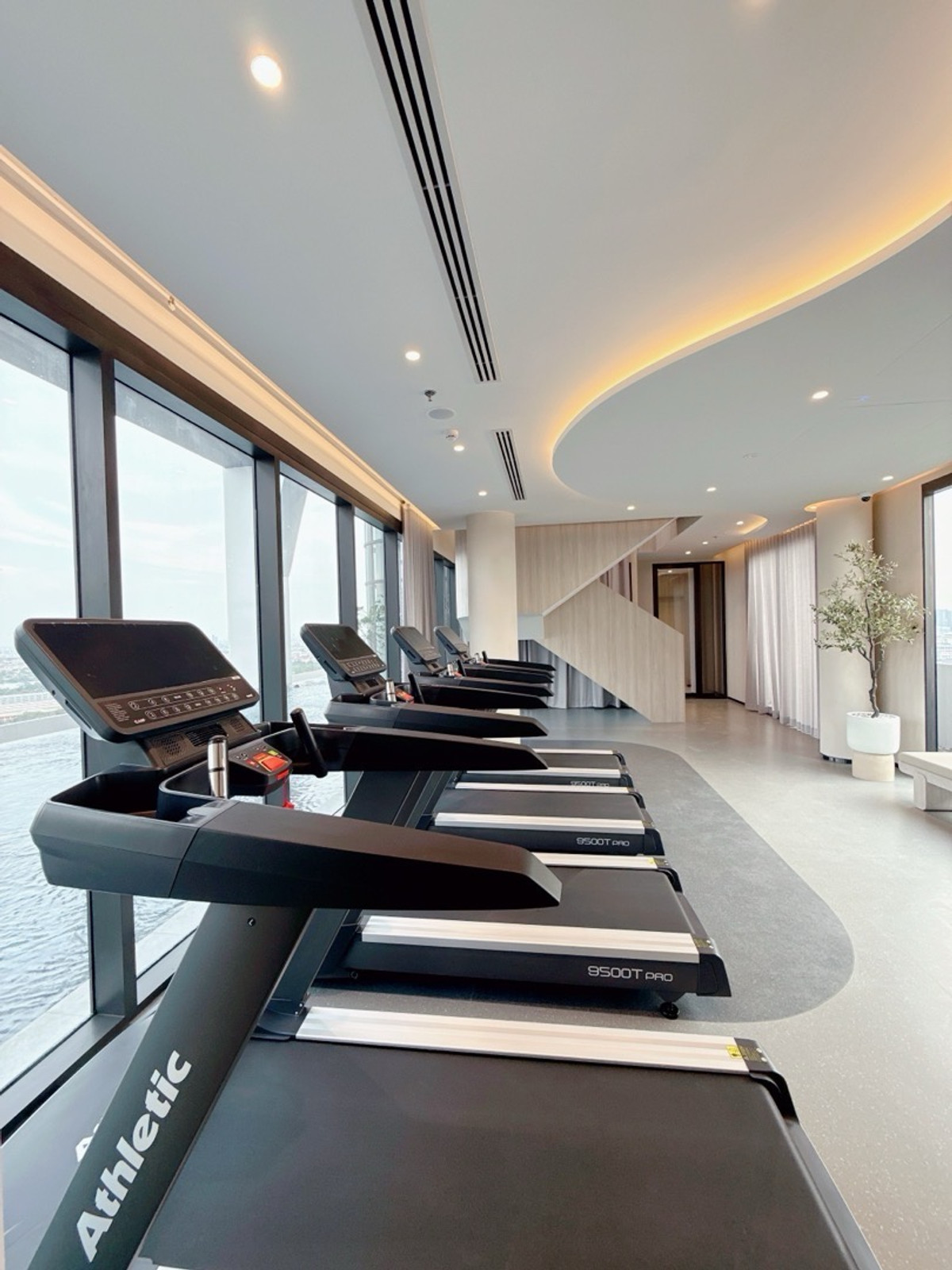 For SaleCondoKasetsart, Ratchayothin : 𝐂𝐎𝐁𝐄 𝐊𝐀𝐒𝐄𝐓-𝐒𝐑𝐈𝐏𝐀𝐓𝐔𝐌 𝐅𝐑𝐄𝐄 Down payment 𝟎 baht, easy installments. 𝟗,𝟓𝟎𝟎/month, new room from the 𝐒𝐂 project, next to the university.