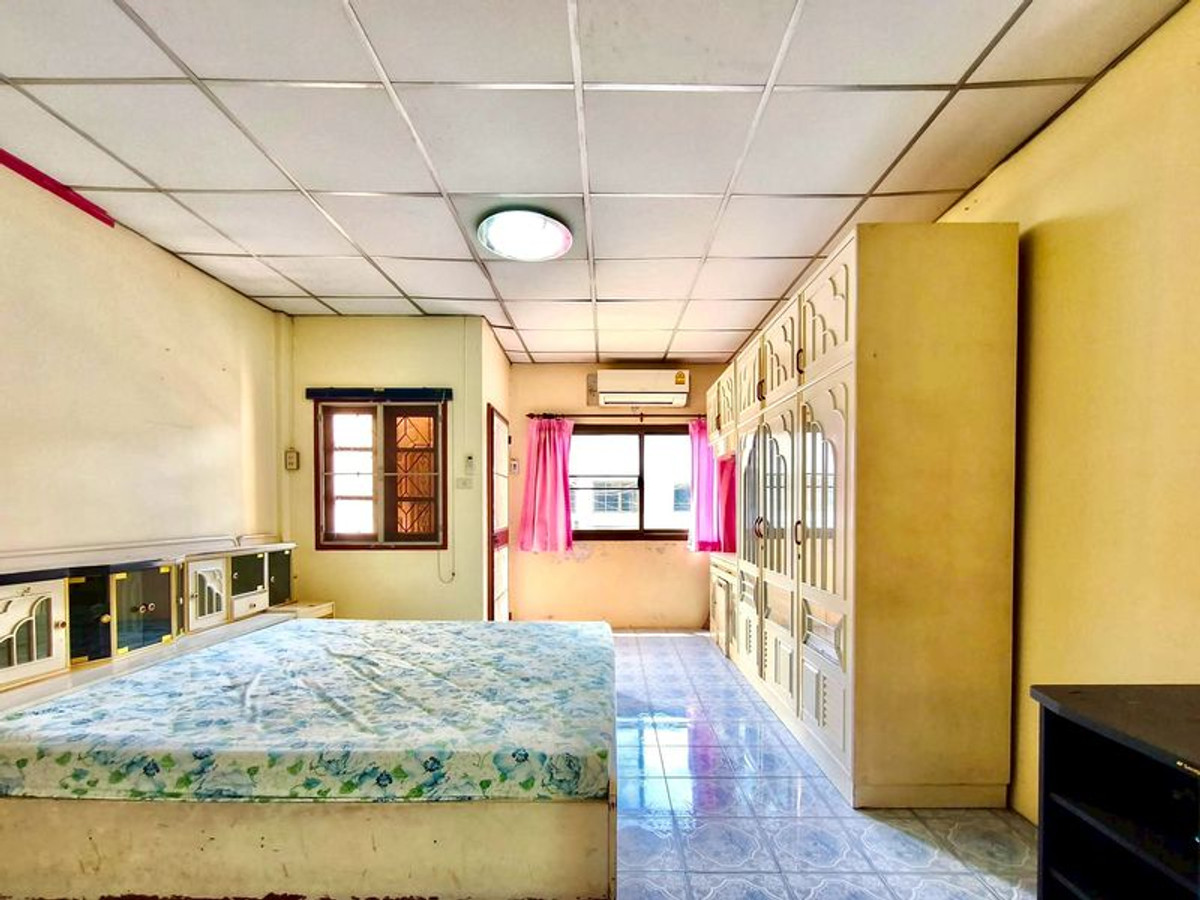 For SaleTownhomeBang Sue, Wong Sawang, Tao Pun : 2-story townhouse for sale, Wimanthip Village, area 16.5 square meters, 2 bedrooms, near MRT Bang Pho and Tao Poon Intersection, Pracharat Sai 1, Bang Sue Subdistrict, Bang Sue District, Bangkok.