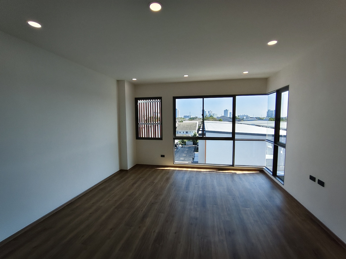 For SaleTownhomePattanakan, Srinakarin : [For Sale] SHO PHATTHANAKARN 32 Townhome, size 4.5 floors.