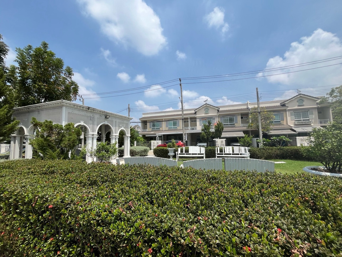 ให้เช่าทาวน์โฮมบางนา แบริ่ง ลาซาล : ให้เช่า ทาวน์โฮม 2 ชั้น Indy 1 บางนา กม 7 หน้าสวน บรรยากาศดี เฟอร์นิเจอร์พร้อมอยู่