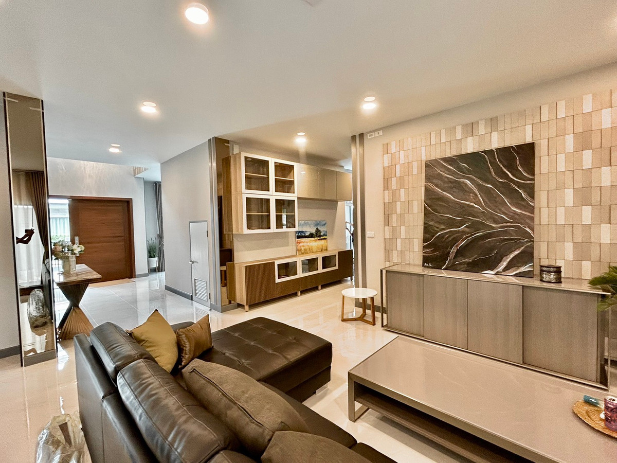 For RentHouseBangna, Bearing, Lasalle : 🏡 FOR RENT | The City Bangna 1 ✨ Luxury single house, ready to move in, potential location in Bangna.