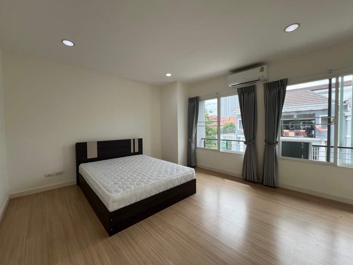 ทาวน์โฮมรามคำแหง หัวหมาก : ขายทาวโฮม บ้านกลางเมือง พระราม 9 รามคำแหง  3 นอน 4 น้ำ ใกล้ MRT สายสีส้ม ใกล้ท่าเรือคลองแสนแสบ