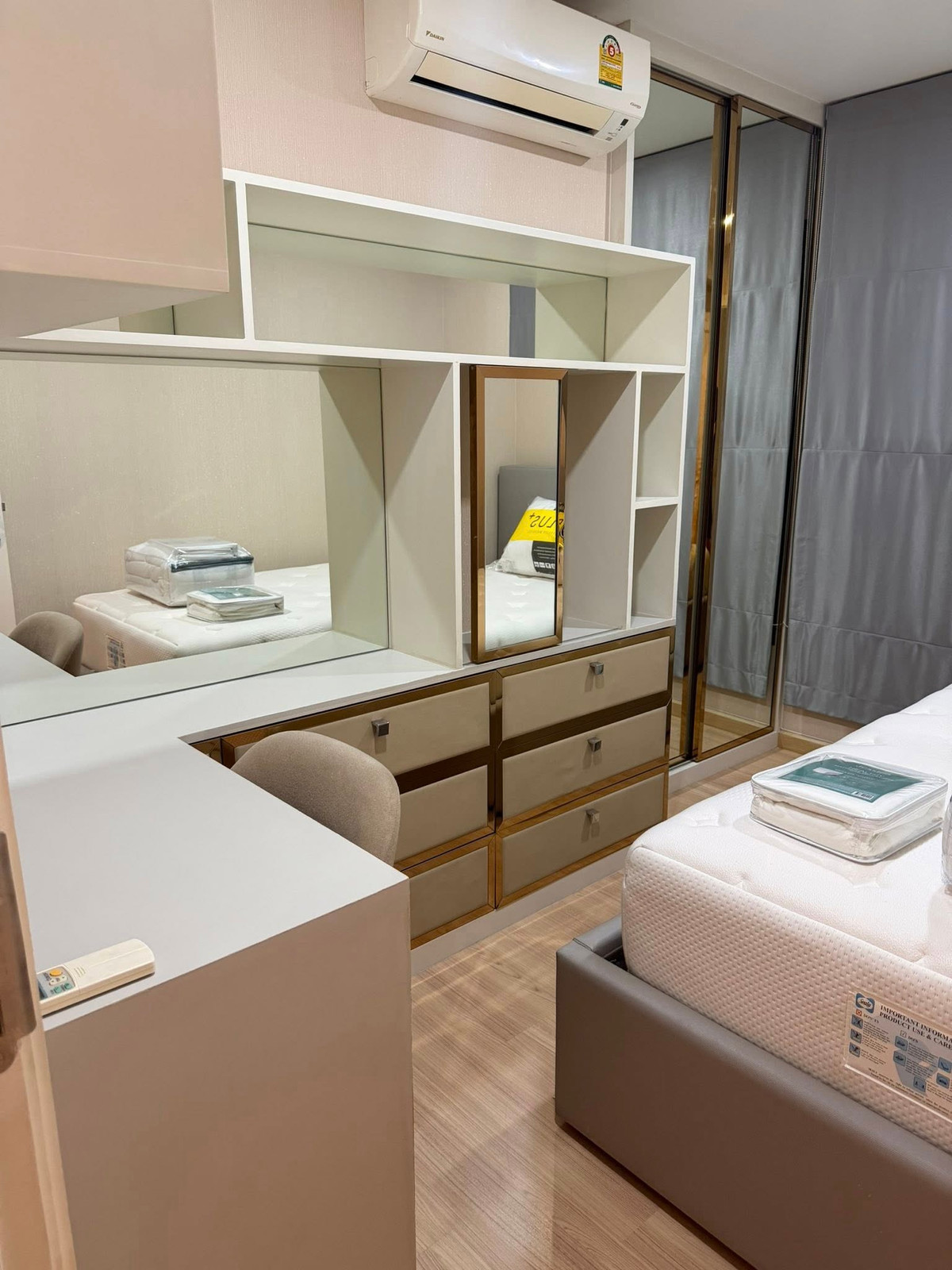 For RentCondoVipawadee, Don Mueang, Lak Si : For rent, 2 bedrooms, 2 bathrooms, Knightsbridge, Sky City, Saphan Mai.