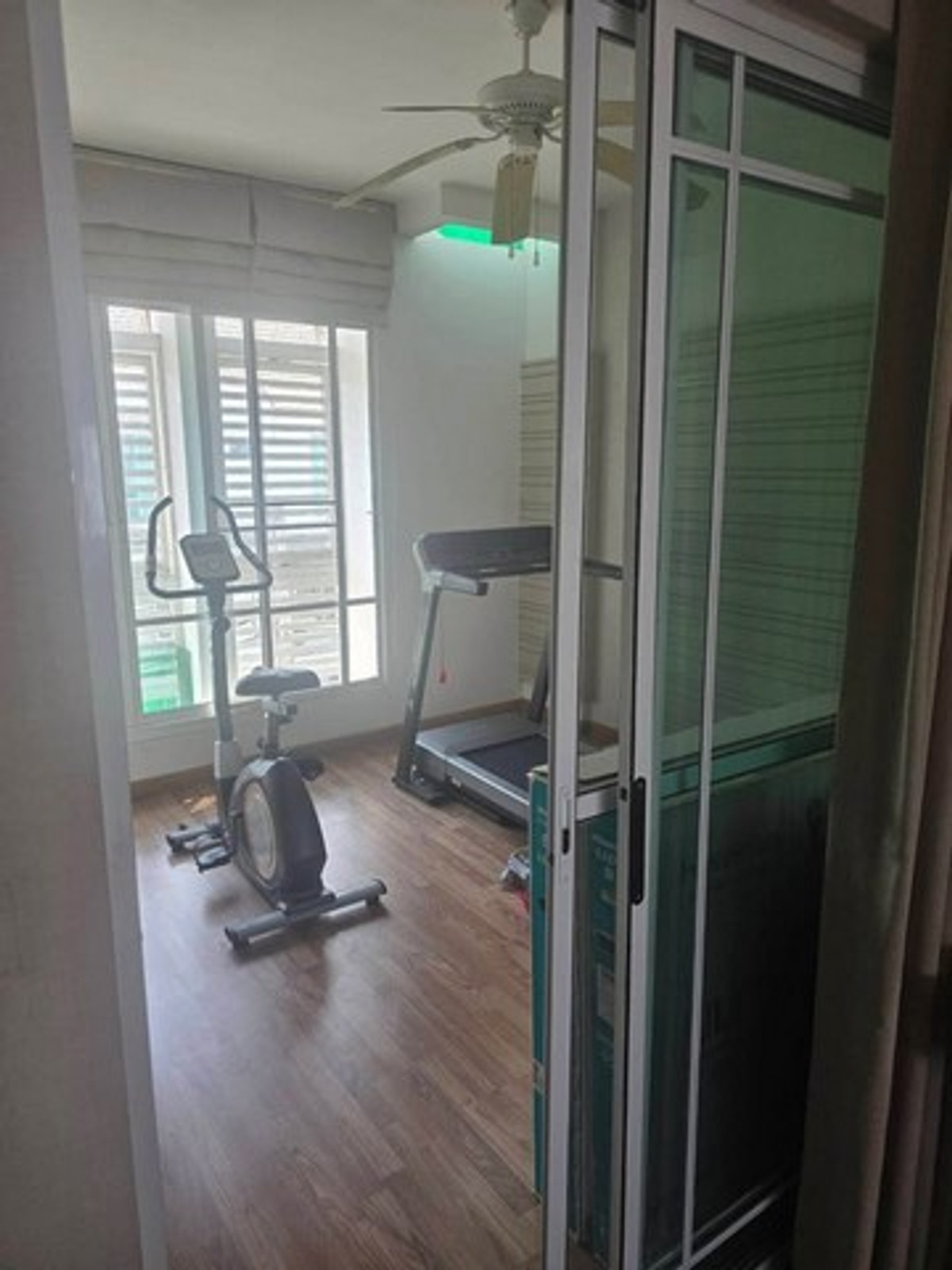 ให้เช่าทาวน์โฮมพระราม 5 ราชพฤกษ์ บางกรวย : HR3332ให้เช่าทาวน์โฮม 3 ชั้น หลังมุม  The Terrace ติวานนท์ ตกแต่ง Built-In ทั้งหลัง ทำเลศักยภาพ ใกล้ MRT กระทรวงสาธารณสุข เพียง 800 เมตร