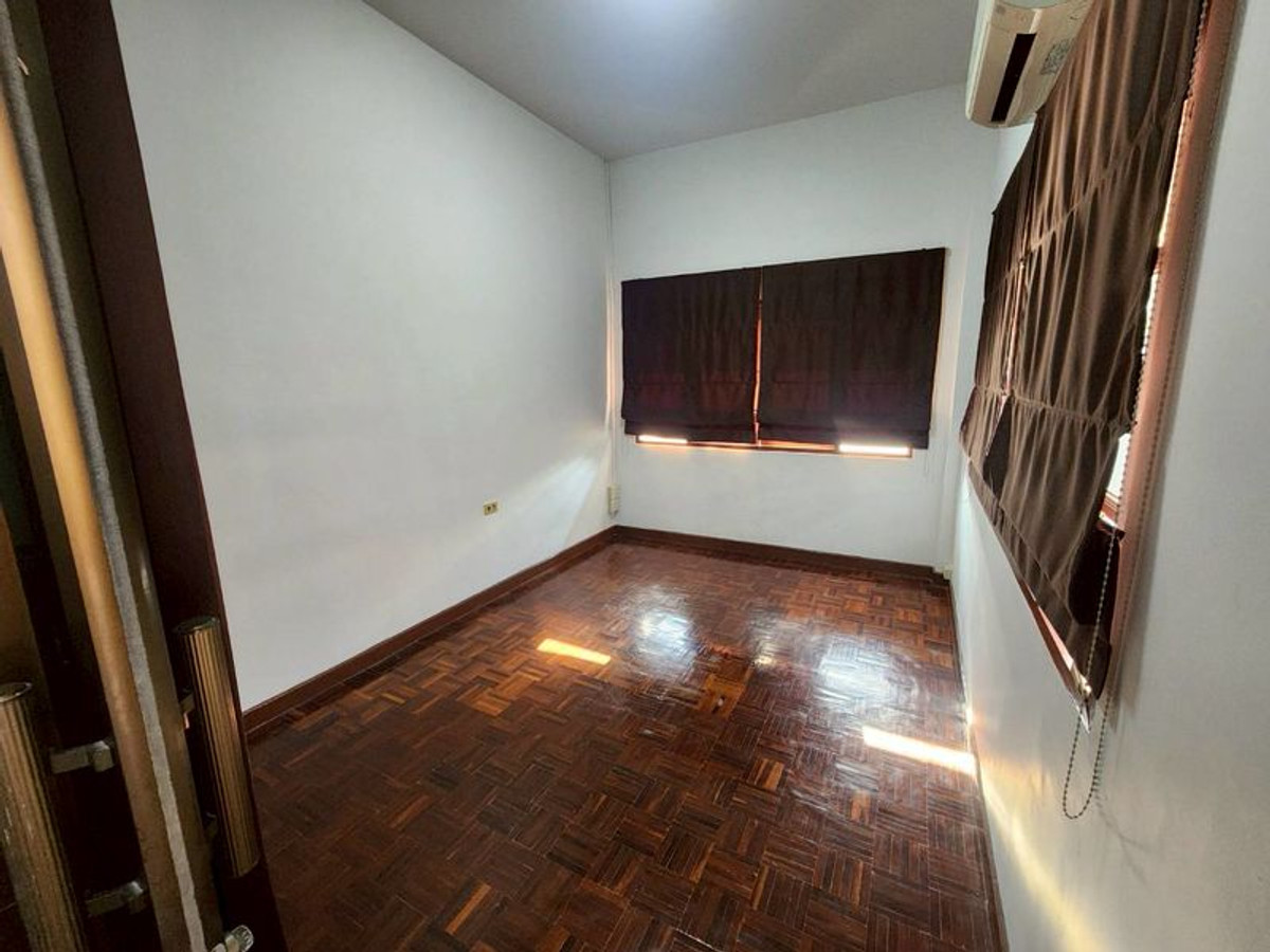 ขายบ้านพุทธมณฑล ศาลายา : ขาย ‼️ บ้านเดี่ยว 2 ชั้น ม.บ้านสวยริมธาร 2 เนื้อที่ 57 ตารางวา 4 ห้องนอน 2 ห้องน้ำ ถนนพุทธมณฑลสาย 3 แขวงทวีวัฒนา เขตทวีวัฒนา กรุงเทพฯ