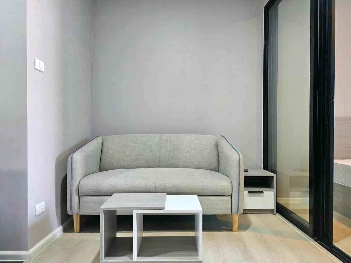 For RentCondoBangna, Bearing, Lasalle : ✨ Good location, next to Mega Bangna, convenient travel, wide balcony, pool view, east direction, receives morning sun, good atmosphere, pleasant.