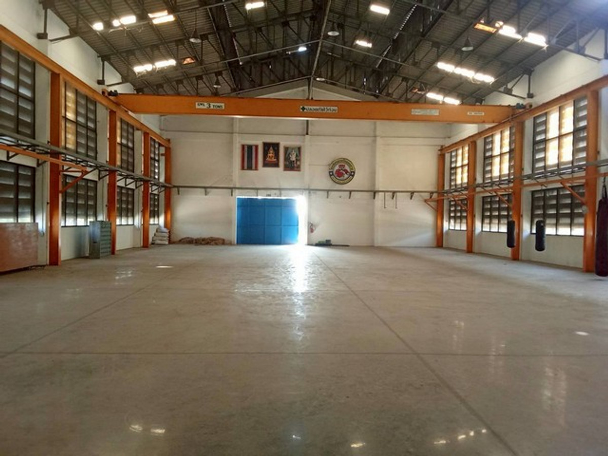 For RentWarehouseLadkrabang, Suwannaphum Airport : HR3336 Warehouse with office for rent, area 1,100 sq m., potential location in Lat Krabang area | near Srinakarin-Romklao Road. (New Krungthep Kreetha)