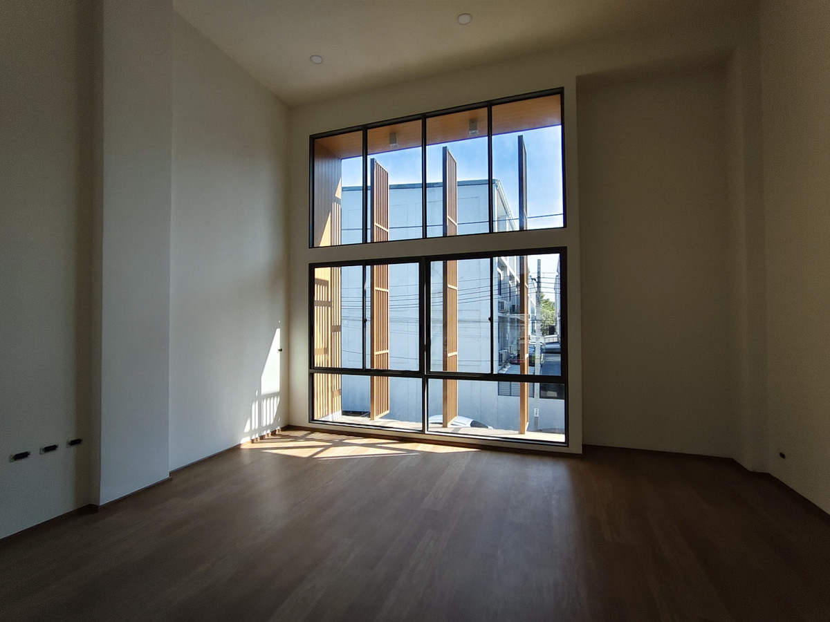 For SaleTownhomePattanakan, Srinakarin : [For Sale] SHO PHATTHANAKARN 32 Townhome 4.5 floors (Unit no: 64)