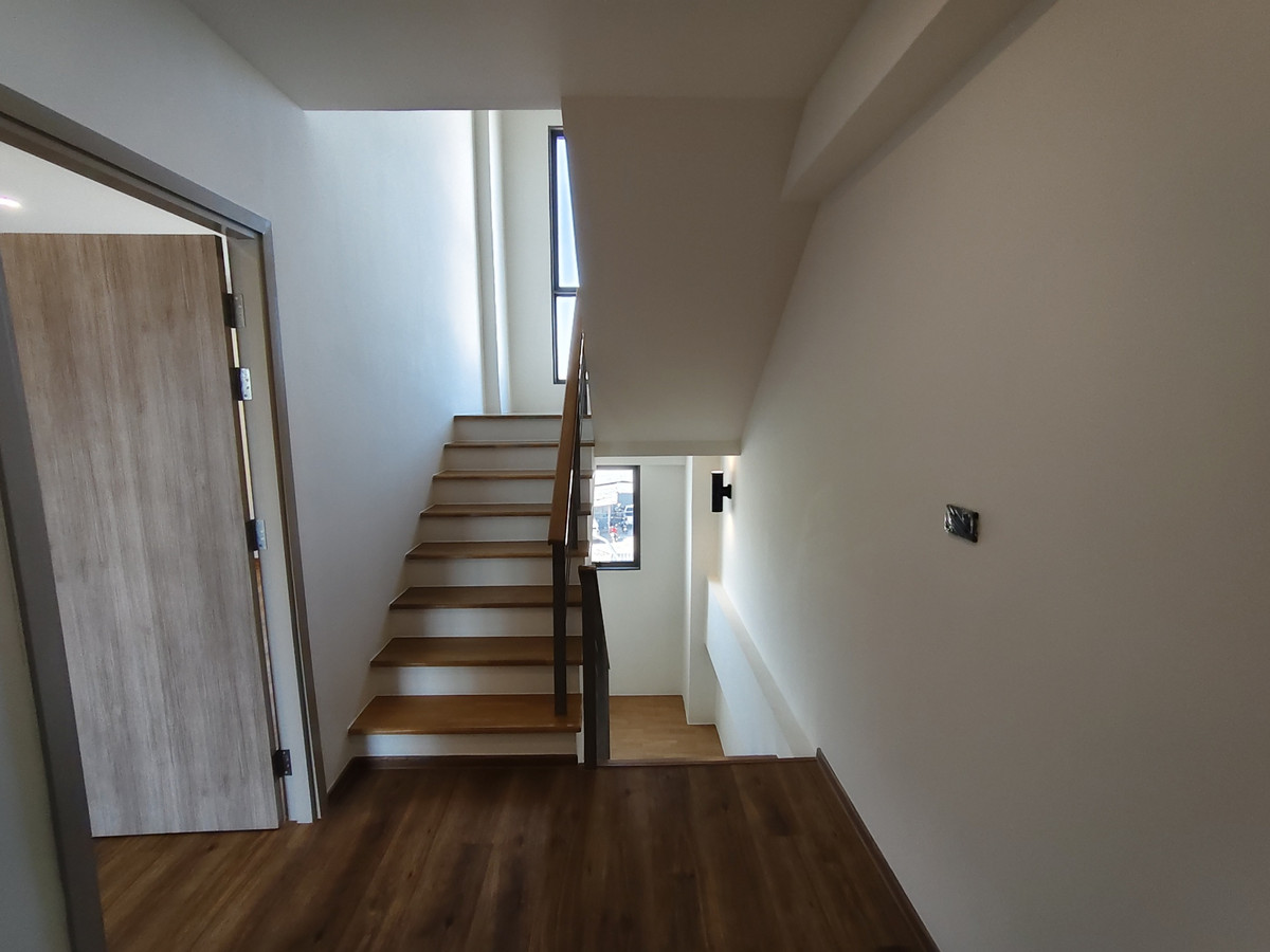 For SaleTownhomePattanakan, Srinakarin : [For Sale] SHO PHATTHANAKARN 32 Townhome, size 4.5 floors.