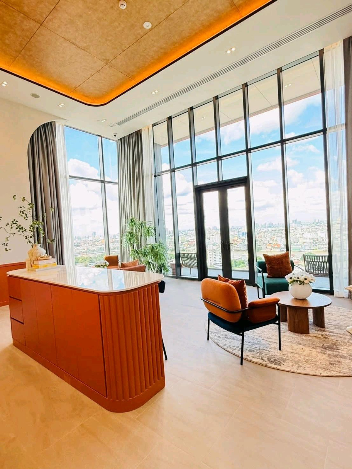 For RentCondoWongwianyai, Charoennakor : ✨ Good location, near BTS Khlong San, walk only 200 meters, near ICONSIAM, Chao Phraya River view ✨