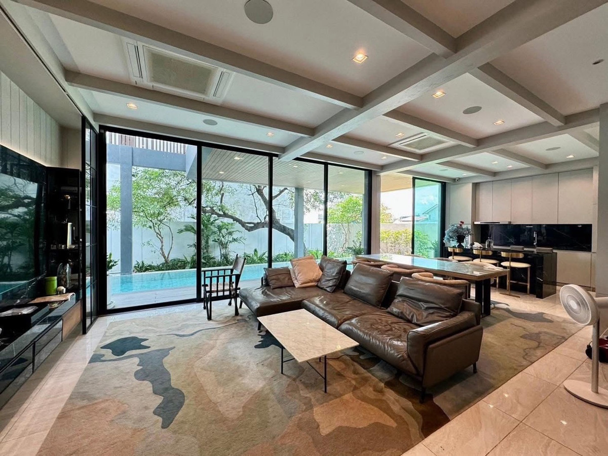 HouseOnnut, Udomsuk : Luxury house for sale and rent with private pool near Sri Nut BTS Sukhumvit 77 close to Thonglor
