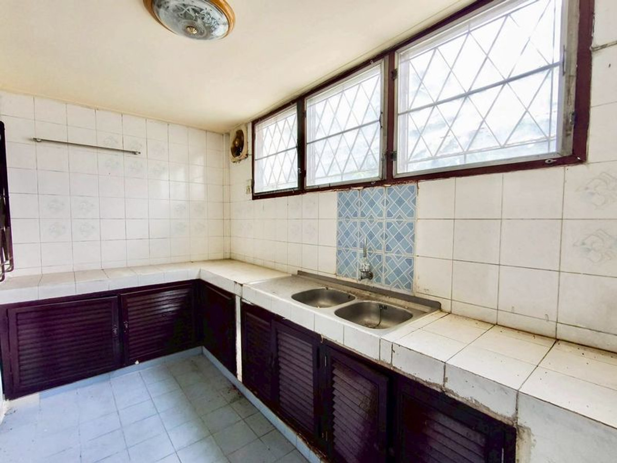 For SaleTownhomeBang Sue, Wong Sawang, Tao Pun : 2-story townhouse for sale, Wimanthip Village, area 16.5 square meters, 2 bedrooms, near MRT Bang Pho and Tao Poon Intersection, Pracharat Sai 1, Bang Sue Subdistrict, Bang Sue District, Bangkok.