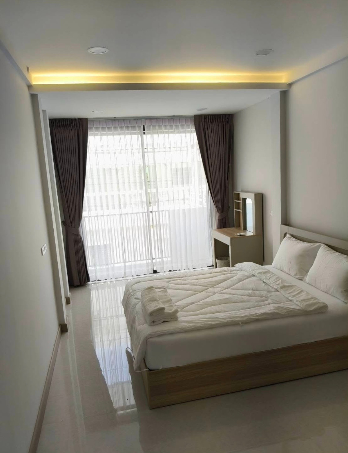 ให้เช่าโฮมออฟฟิศสุขุมวิท อโศก ทองหล่อ : Furnished Home Office 3 storey Townhome in Ekkamai 22