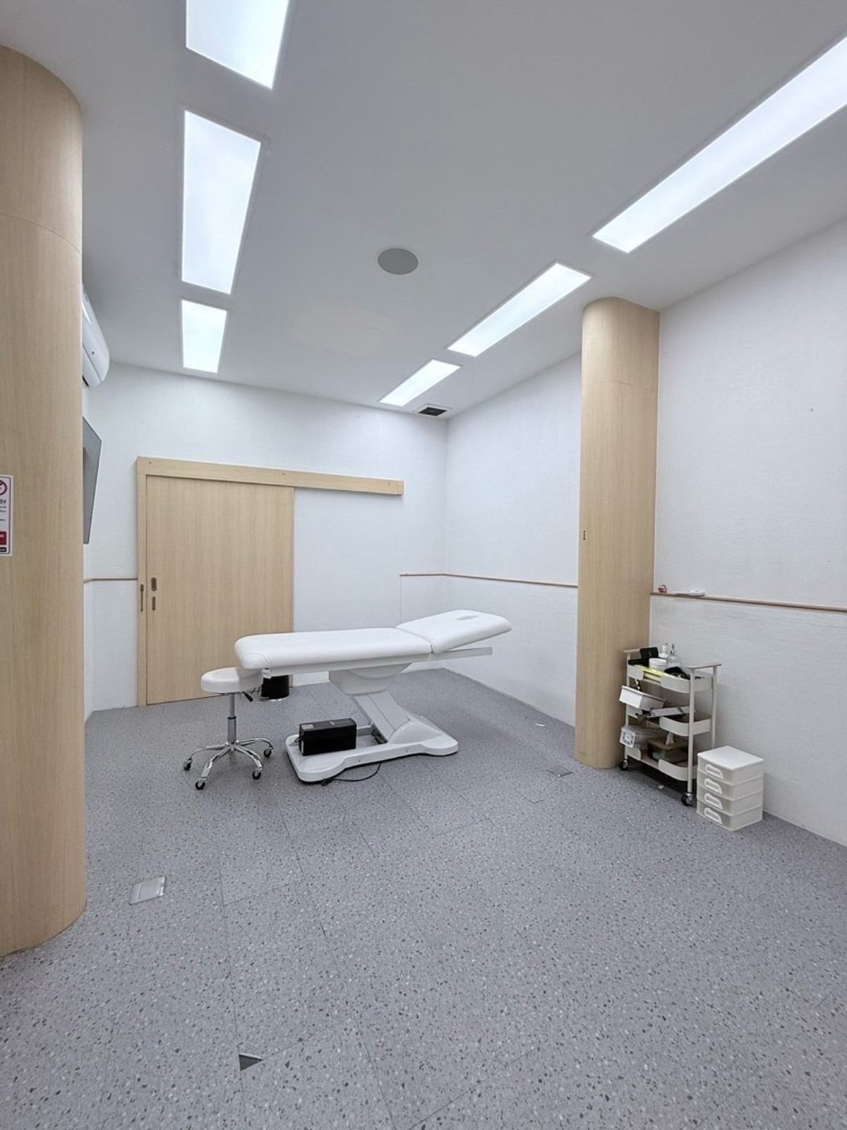 For SaleHome OfficeKaset Nawamin,Ladplakao : 🏙 Premium Place Kaset-Nawamin 2
4-storey home office in Soi Prasert Manukit 29 (Mayalap)