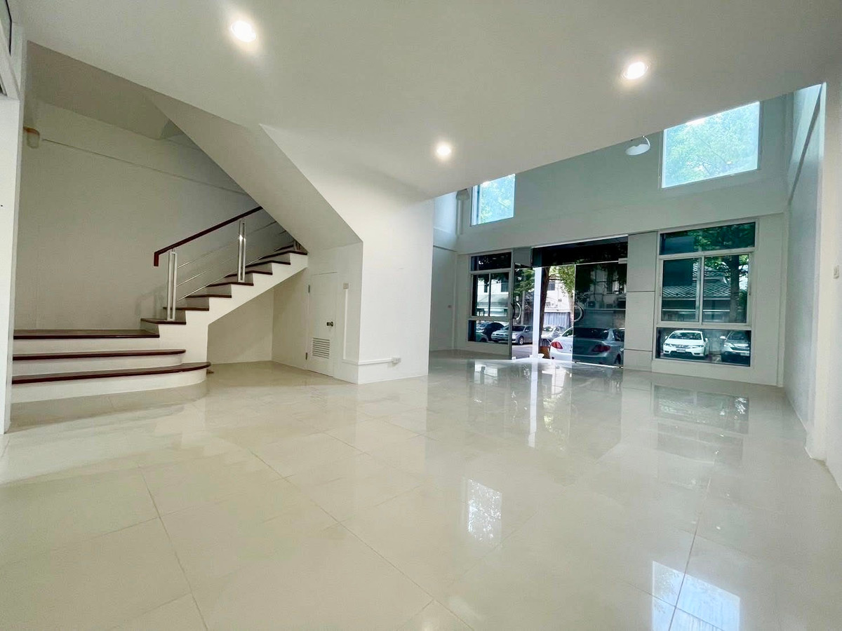 ให้เช่าโฮมออฟฟิศรามคำแหง หัวหมาก : Home office 4ชั้น ทาวน์อินทาวน์ 300sq.m.4ห้องนอน 4 ห้องน้ำ จดบริษัทได้