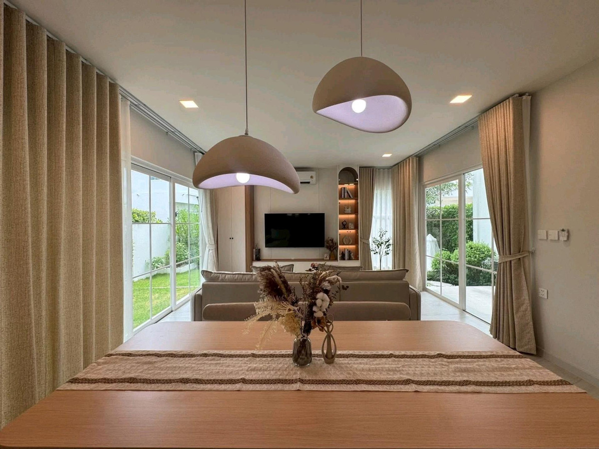 For RentHouseBangna, Bearing, Lasalle : 🌟 Beautiful house, complete functions, comfortable to live in, ready to move in. Supports families & Pet Lover 🐶🐱 Location next to Bangna-Trad Road. No need to enter the alley! 🚗✨