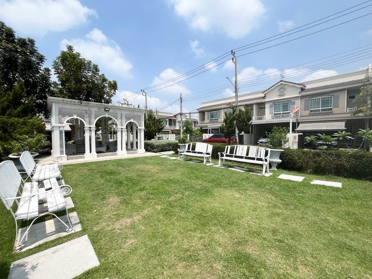 ให้เช่าทาวน์โฮมบางนา แบริ่ง ลาซาล : ให้เช่า ทาวน์โฮม 2 ชั้น Indy 1 บางนา กม 7 หน้าสวน บรรยากาศดี เฟอร์นิเจอร์พร้อมอยู่