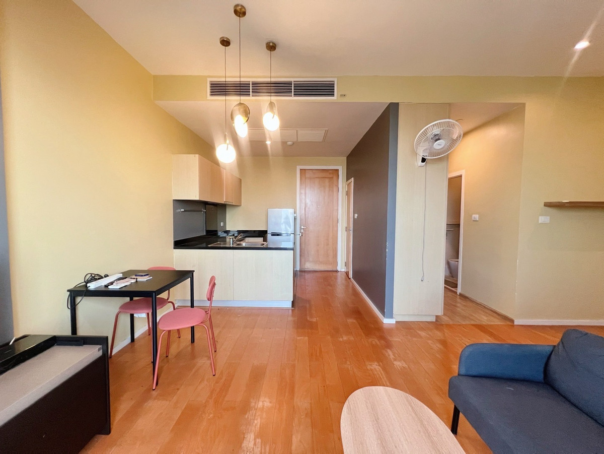 For RentCondoKasetsart, Ratchayothin : For rent, Wind Ratchayothin, Studio room, high floor, ready to move in, price 14,900/month, contact 098-9655699.