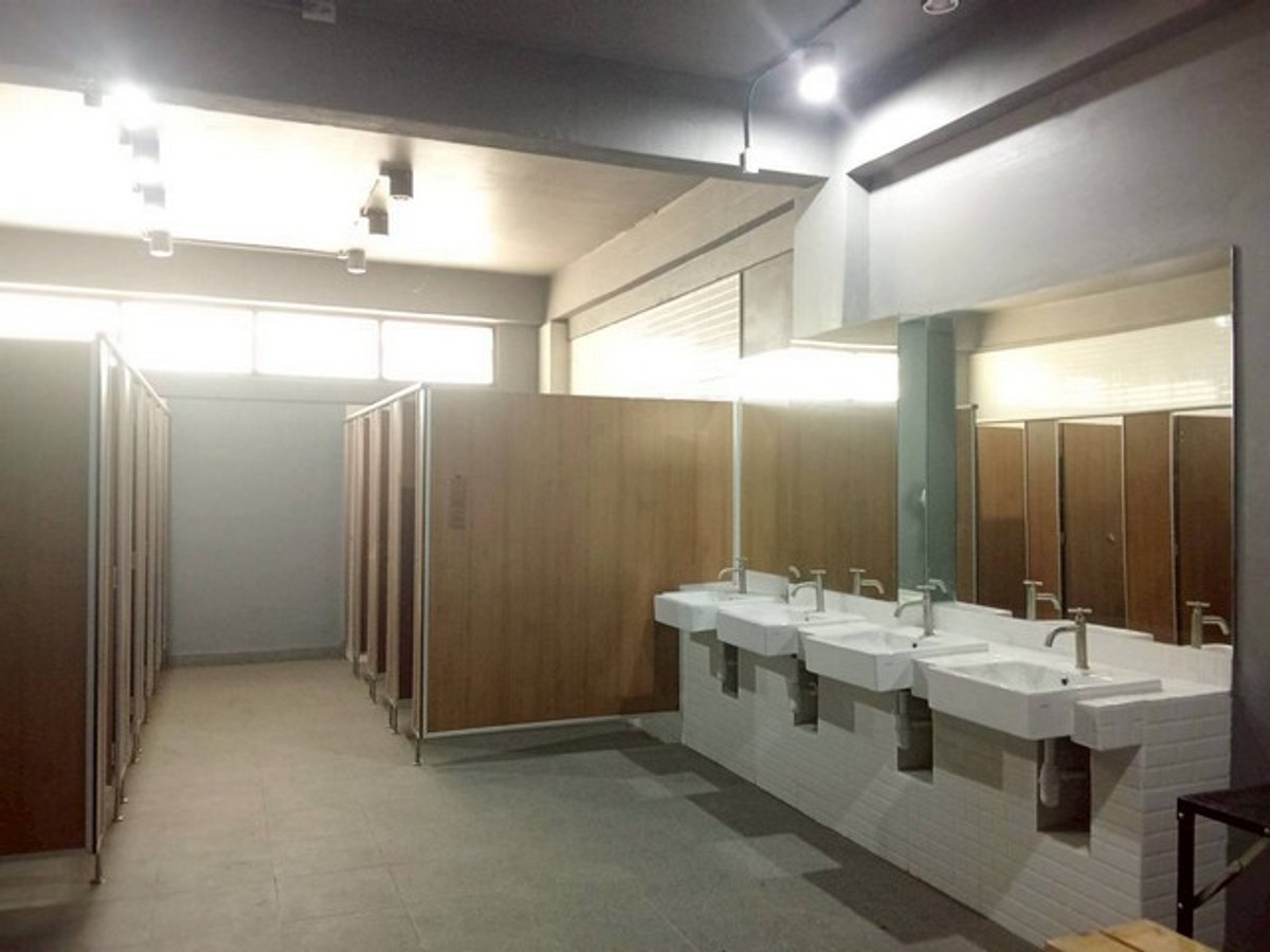 For RentWarehouseLadkrabang, Suwannaphum Airport : HR3336 Warehouse with office for rent, area 1,100 sq m., potential location in Lat Krabang area | near Srinakarin-Romklao Road. (New Krungthep Kreetha)