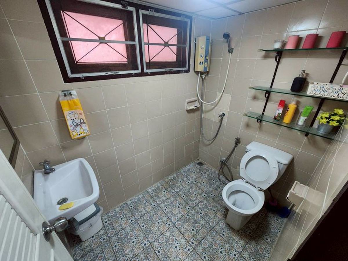 ขายบ้านพุทธมณฑล ศาลายา : ขาย ‼️ บ้านเดี่ยว 2 ชั้น ม.บ้านสวยริมธาร 2 เนื้อที่ 57 ตารางวา 4 ห้องนอน 2 ห้องน้ำ ถนนพุทธมณฑลสาย 3 แขวงทวีวัฒนา เขตทวีวัฒนา กรุงเทพฯ