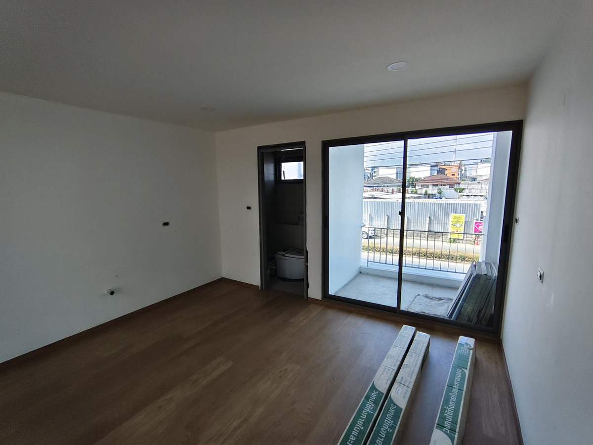 For SaleTownhomePattanakan, Srinakarin : [For Sale] SHO PHATTHANAKARN 32 Townhome 4.5 floors (Unit no: 64)