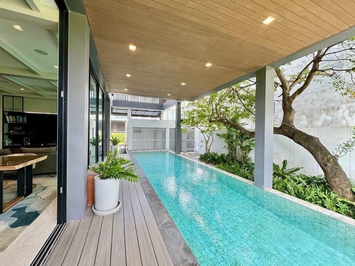 HouseOnnut, Udomsuk : Luxury house for sale and rent with private pool near Sri Nut BTS Sukhumvit 77 close to Thonglor

