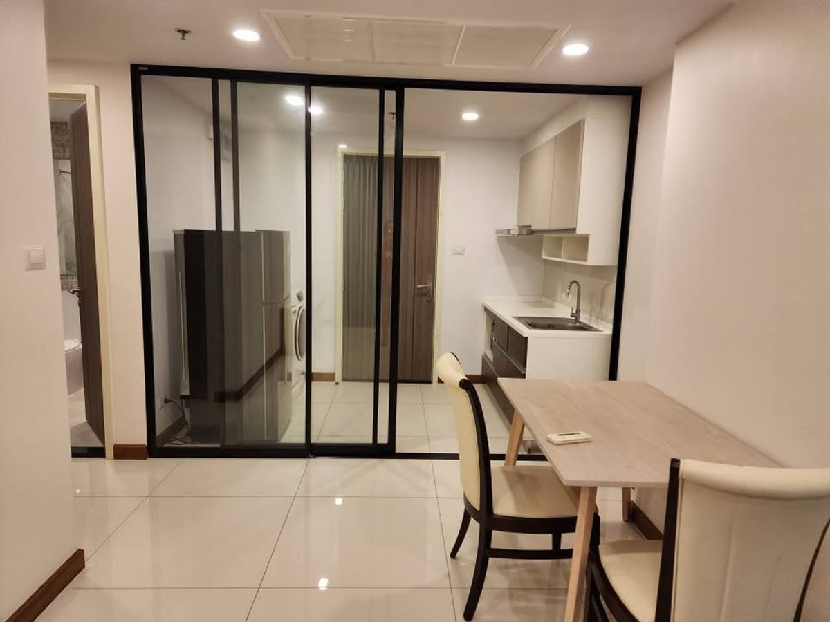 For RentCondoWongwianyai, Charoennakor : For rent Supalai Premier Charoennakorn Near Icon Siam Walk to get on the train! 1 bedroom, 48 sq m., wide space, very comfortable.