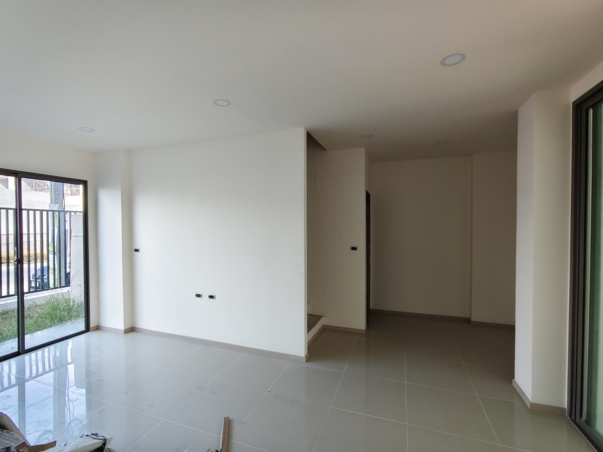 For SaleTownhomePattanakan, Srinakarin : [For Sale] SHO PHATTHANAKARN 32 Townhome 4.5 floors (Unit no: 64)