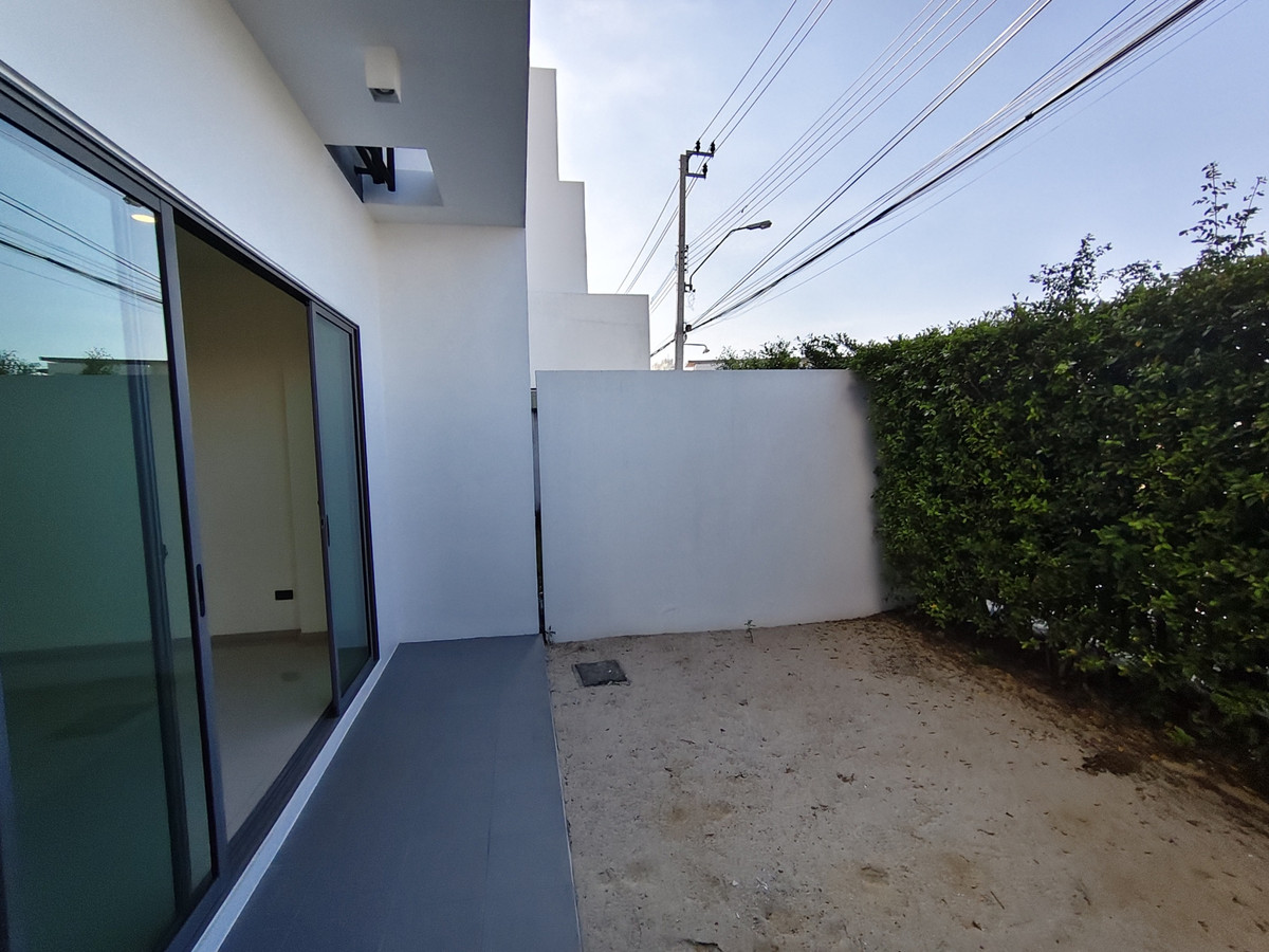 For SaleTownhomePattanakan, Srinakarin : [For Sale] SHO PHATTHANAKARN 32 Townhome, size 4.5 floors.