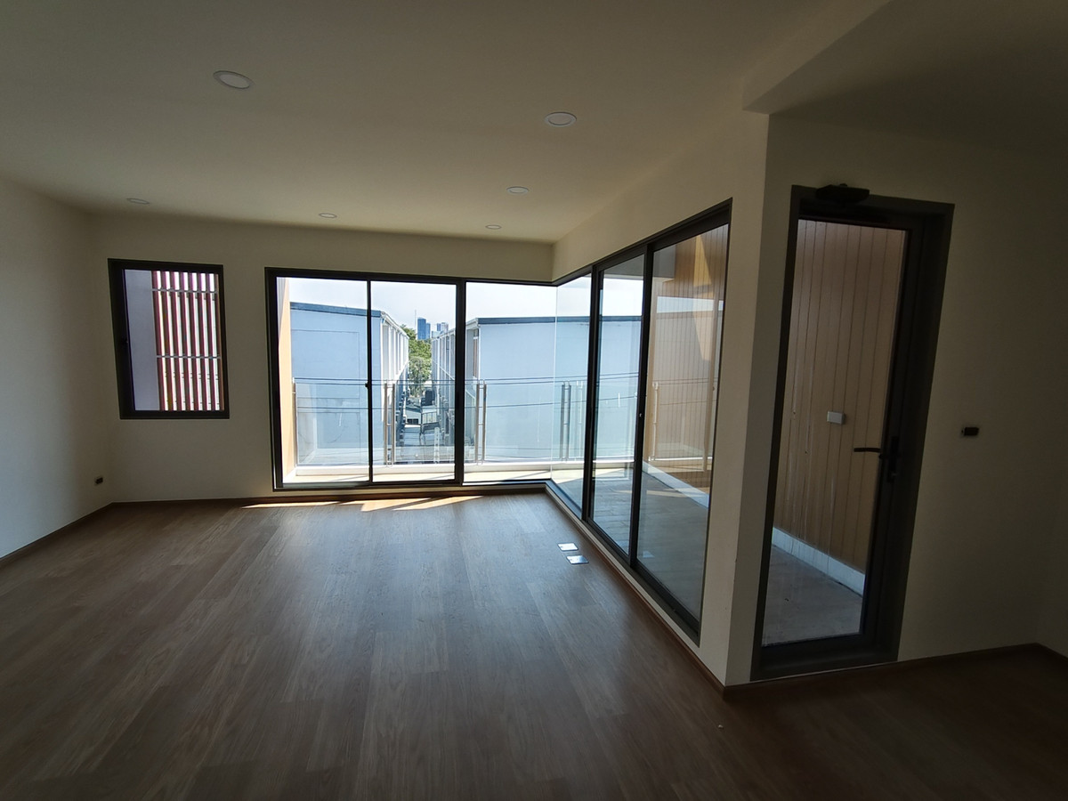 For SaleTownhomePattanakan, Srinakarin : [For Sale] SHO PHATTHANAKARN 32 Townhome 4.5 floors (Unit no: 64)