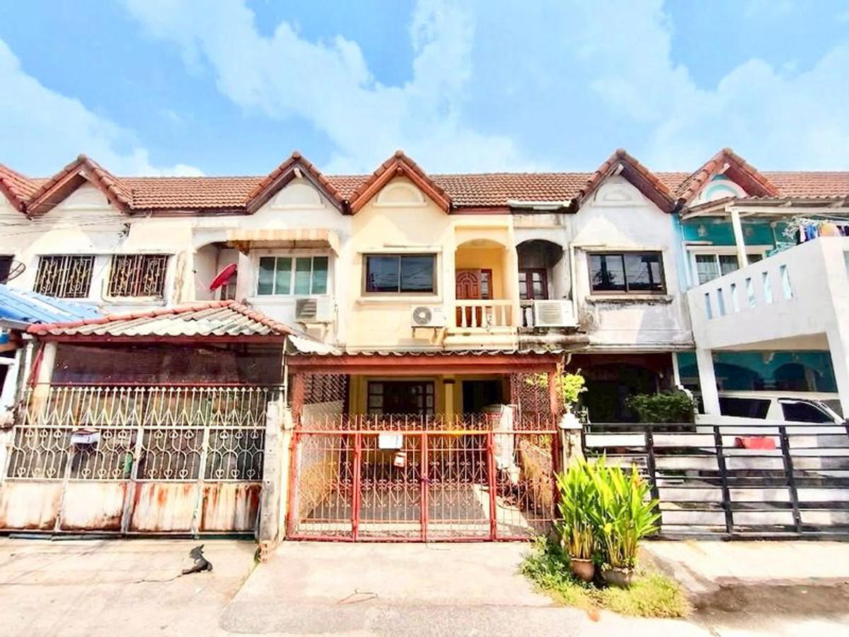 For SaleTownhomeBang Sue, Wong Sawang, Tao Pun : 2-story townhouse for sale, Wimanthip Village, area 16.5 square meters, 2 bedrooms, near MRT Bang Pho and Tao Poon Intersection, Pracharat Sai 1, Bang Sue Subdistrict, Bang Sue District, Bangkok.