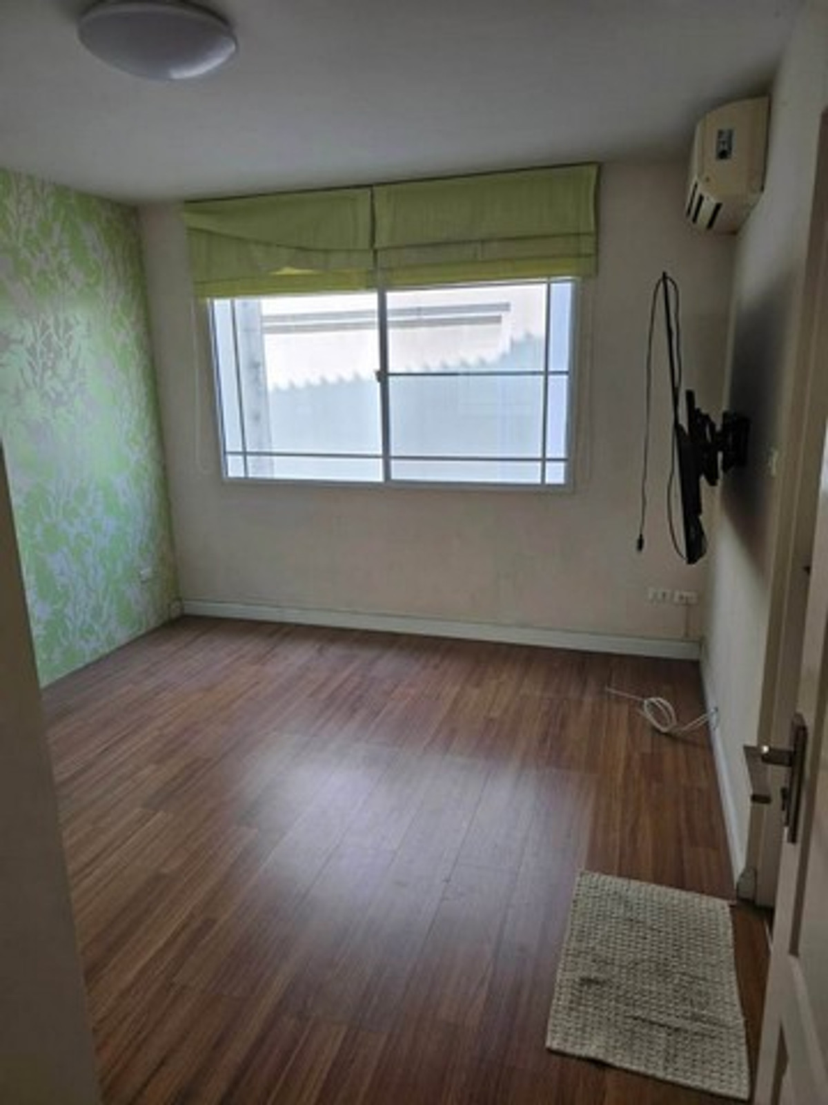 ให้เช่าทาวน์โฮมพระราม 5 ราชพฤกษ์ บางกรวย : HR3332ให้เช่าทาวน์โฮม 3 ชั้น หลังมุม  The Terrace ติวานนท์ ตกแต่ง Built-In ทั้งหลัง ทำเลศักยภาพ ใกล้ MRT กระทรวงสาธารณสุข เพียง 800 เมตร