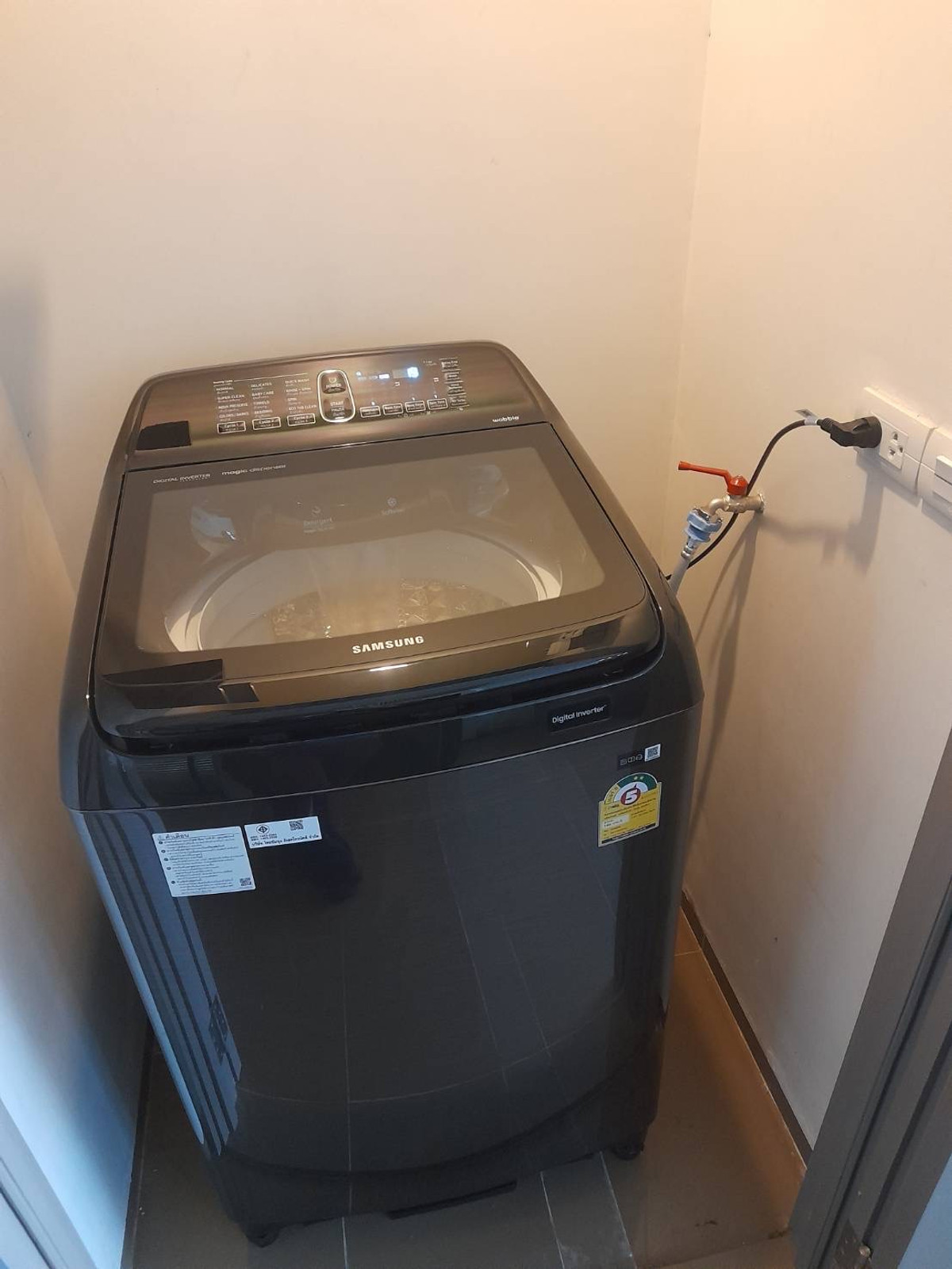 ให้เช่าคอนโดวงเวียนใหญ่ เจริญนคร : Teal Sathorn Taksin วิวและห้องสวยมาก ห้องใหญ่ 45 ตรม. ติด bts วงเวียนใหญ่ สอบถามได้ครับ