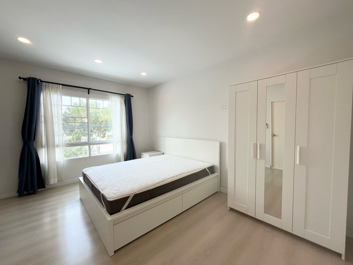 ให้เช่าทาวน์โฮมบางนา แบริ่ง ลาซาล : ให้เช่า ทาวน์โฮม 2 ชั้น Indy 1 บางนา กม 7 หน้าสวน บรรยากาศดี เฟอร์นิเจอร์พร้อมอยู่