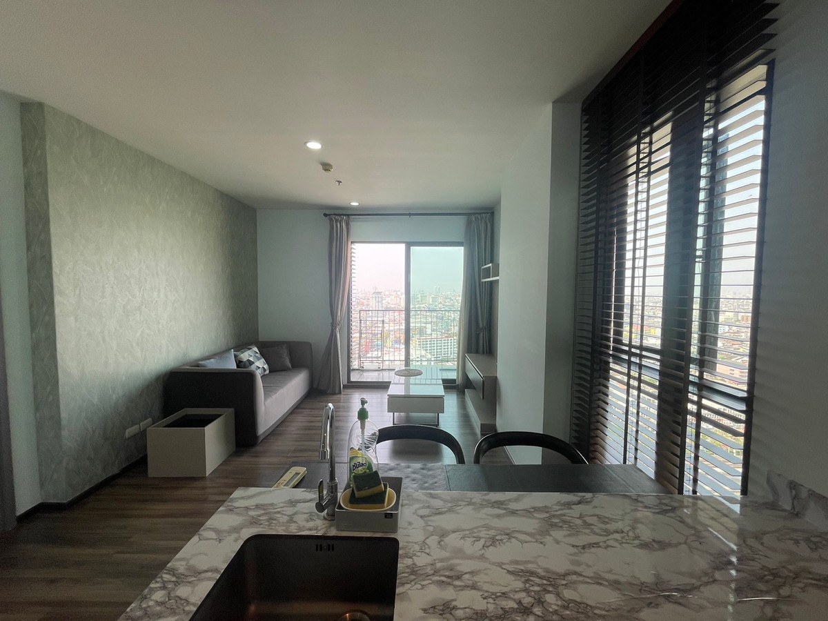 ให้เช่าคอนโดวงเวียนใหญ่ เจริญนคร : Teal Sathorn Taksin วิวและห้องสวยมาก ห้องใหญ่ 45 ตรม. ติด bts วงเวียนใหญ่ สอบถามได้ครับ