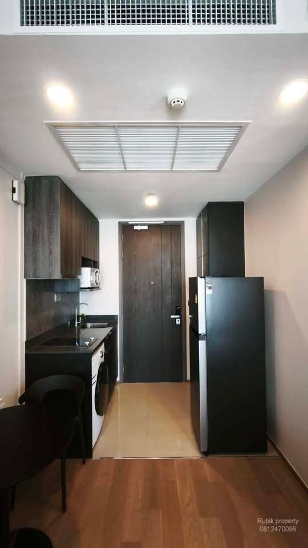 For RentCondoSiam Paragon ,Chulalongkorn,Samyan : 🏙 **Condo for rent Ashton Chula – Silom (VIP floor)** RB1820, newly renovated room, high floor, beautiful Lumpini Park view 🌿✨