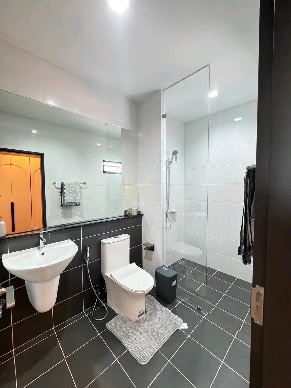 ขายทาวน์โฮมโชคชัย4 ลาดพร้าว71 : 🏡 ทาวน์โฮม 3 ชั้น สตรีวิทยา 2 ซอย 29 | 3นอน 4น้ำ พื้นที่ 226 ตร.ม. พร้อมอยู่ 💰7.63 ลบ. นัดดูบ้านกับลูกเจี๊ยบ 065-536-5165