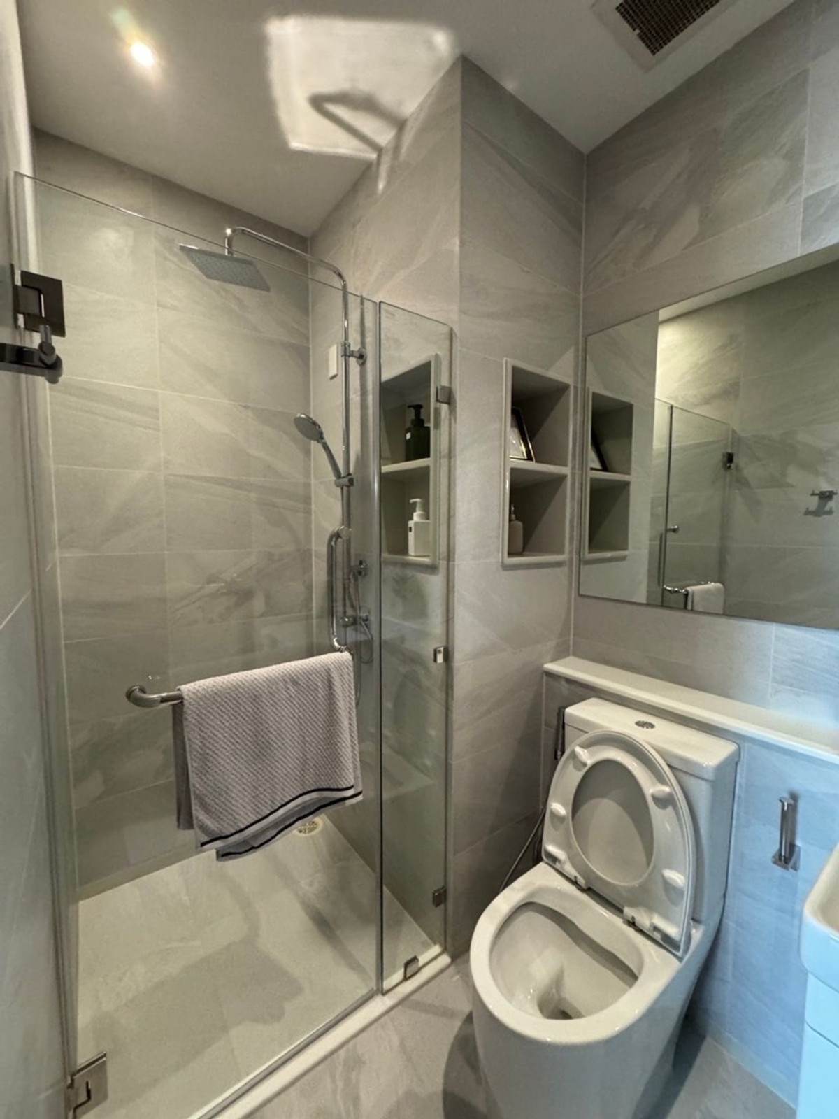 For SaleCondoSukhumvit, Asoke, Thonglor : 🔥Building closed promotion!!🔥 Rhythm Ekkamai Estate is very cheap!!!! 5,090,000 only, discount to millions, investment return 7%🔥 ☎️Call: 094-162-4424