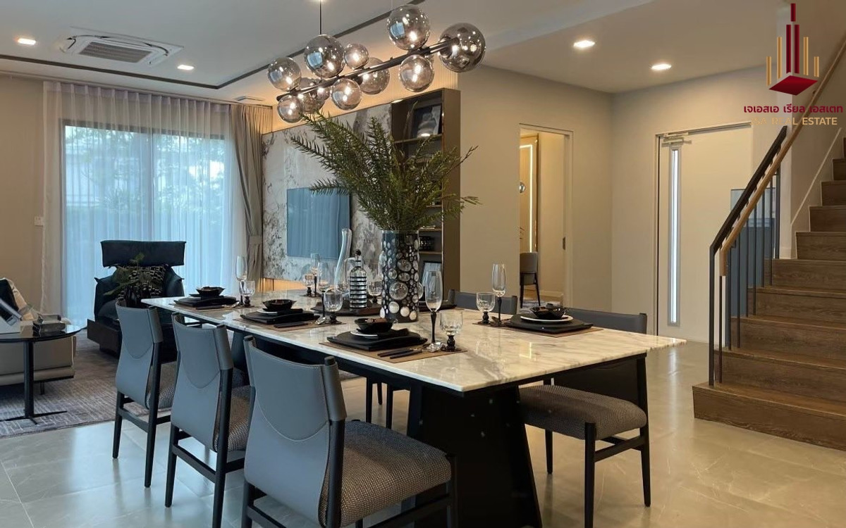 For RentHouseSamut Prakan,Samrong : ✨ For Rent: MANTANA Bangna km 15 ✨ 💰 Only190,000 THB/month