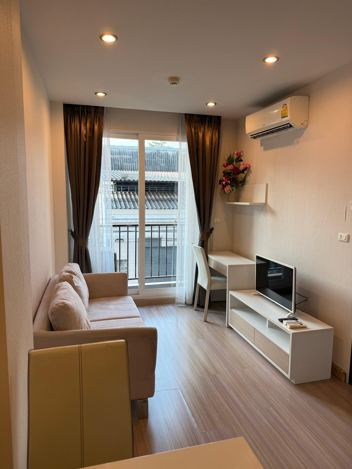 ให้เช่าคอนโดนวมินทร์ รามอินทรา : ถูกสุดในโครงการ ‼️ ให้เช่า Chrisma Condo Ramindra  ใกล้ 🔥 ห้องสวย  เฟอร์ครบ+มีเครื่องซักผ้า📍 พร้อมให้เข้าอยู่  (ตอบแชทและรับสายไวมาก )