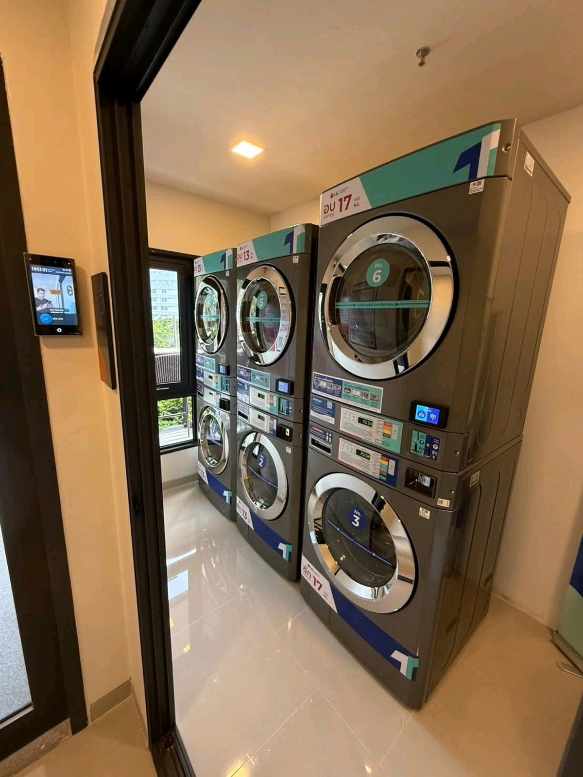 For RentCondoWongwianyai, Charoennakor : ✨ Good location, near BTS Khlong San, walk only 200 meters, near ICONSIAM, Chao Phraya River view ✨